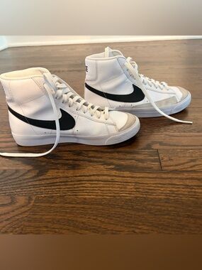 Nike Blazers White and Black High-Top Sneakers 6.5 Youth